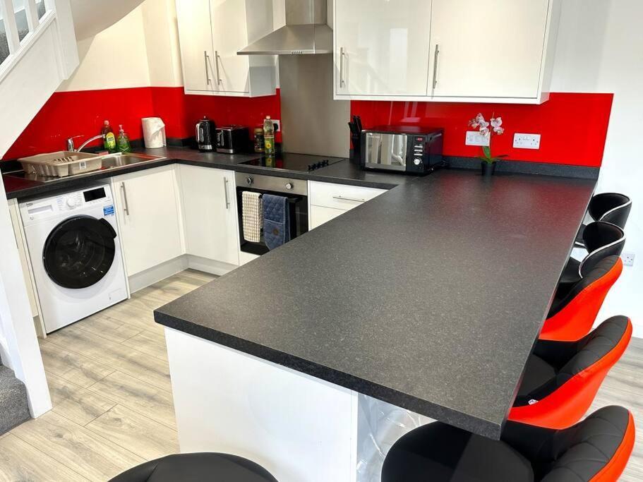 Casa de férias Elegant 2-bed In Headington-modern New Built Retreat- Wi-fi, Netflix, Location *